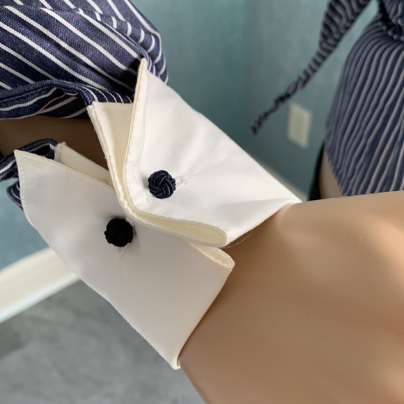 Lovely wrap Colar top with detailed cuffs - Picture 4 of 6